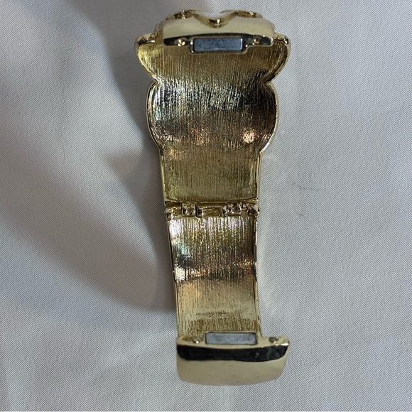 BRACELET Cuff Elegant Gold and Cream Magnetic Closure Metal and Enamel - Picture 5 of 7